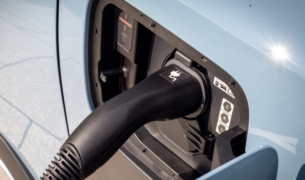 Rețea extinsă de stații de încărcare pentru mașini electrice în România