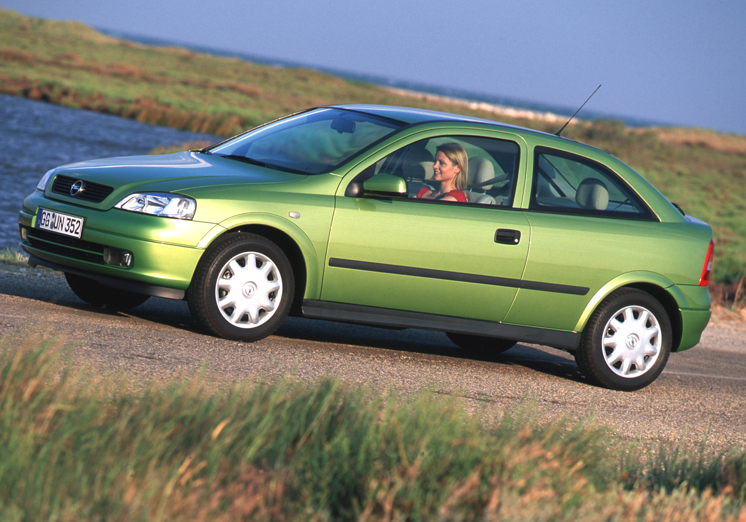 Опель 1 поколение. Opel Astra g 1998. Opel Astra 1998. Opel Astra g 1.6 2001.