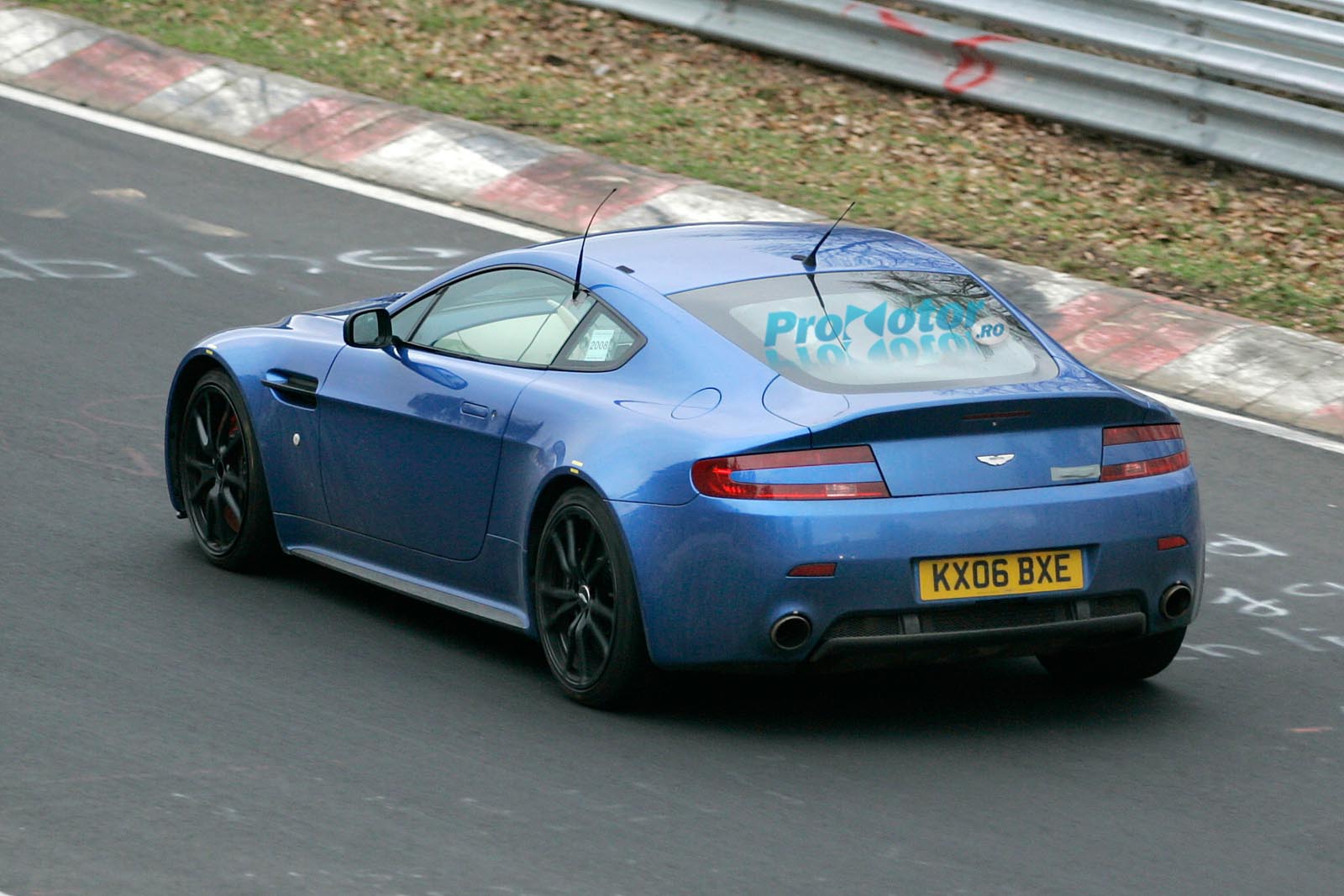 Aston Martin V12 Vantage RS - poze spion