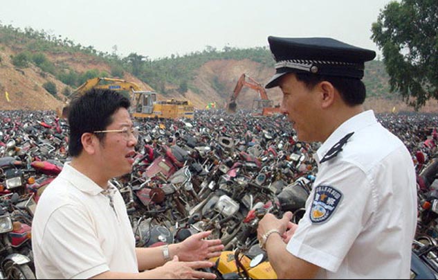 motociclete distruse, China