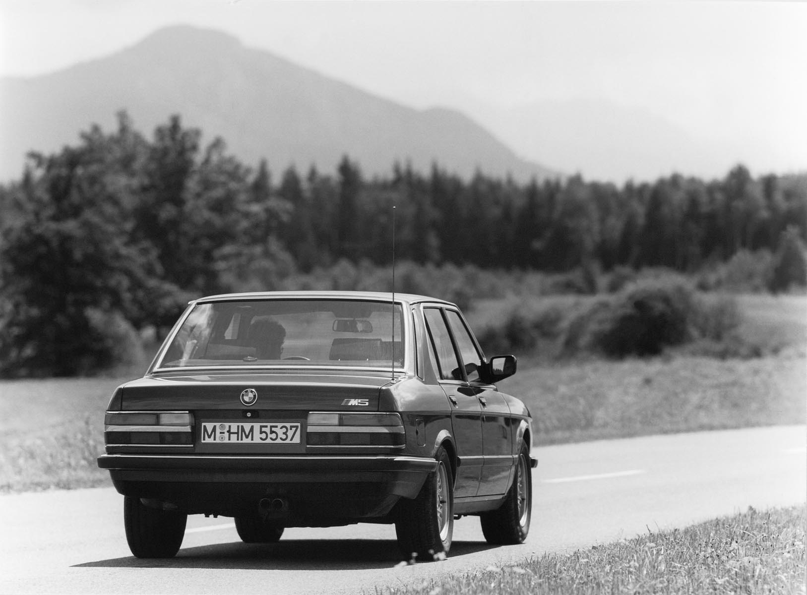 Primul BMW M5 a fost un E 28