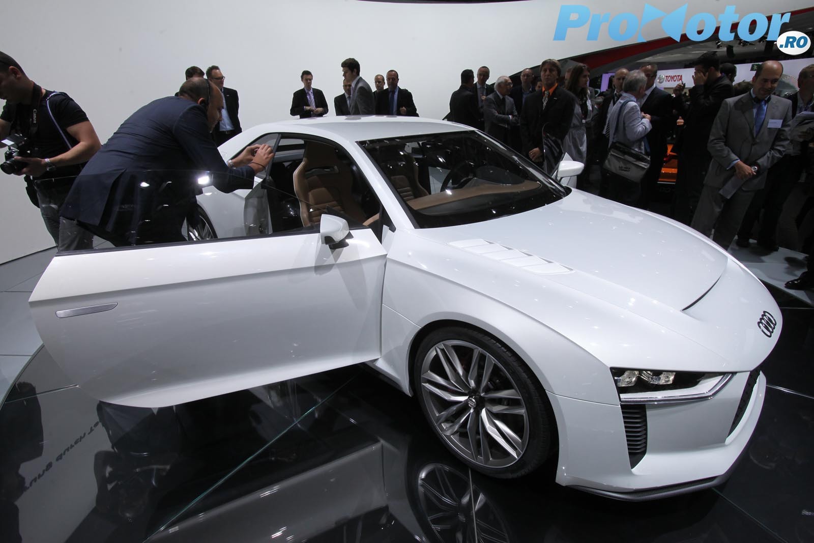 Audi Quattro Concept sintetizeaza 30 de ani de sportivitate quattro Audi