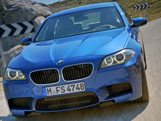 Motorul noului BMW M5 este un V8 twin-turbo de 552 CP si 680 Nm