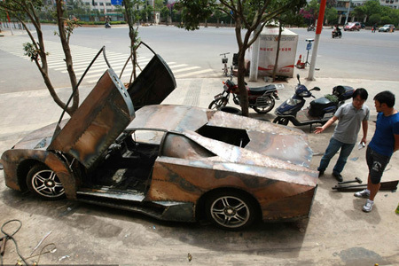 Made in China: replica de Lamborghini Aventador bazata pe o berlina Nissan Cefiro