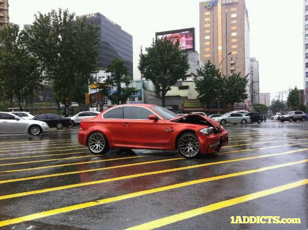 BMW Seria 1 M - primul exemplar din Coreea implicat intr-un accident