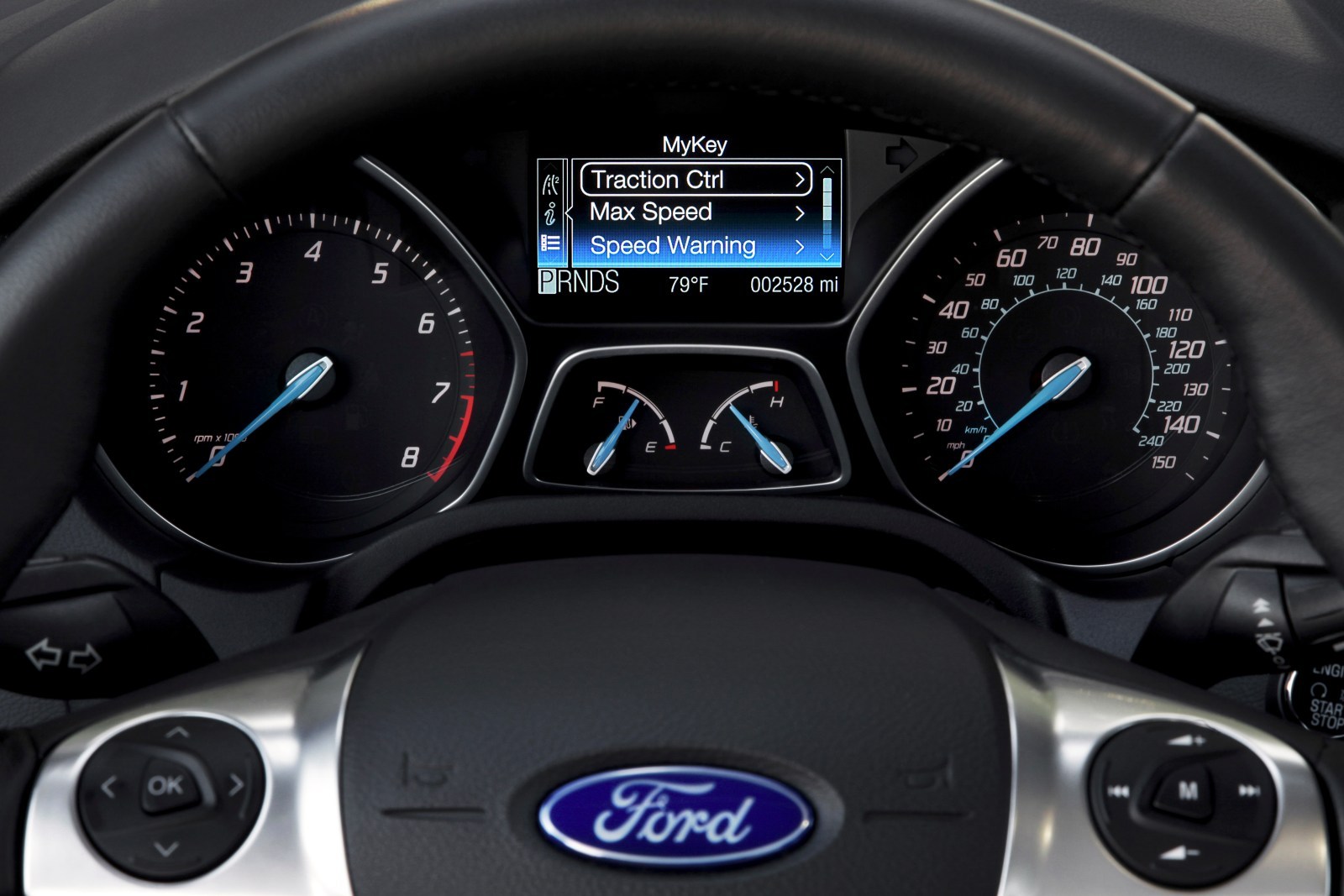 Noul sistem Ford MyKey permite controlul anumitor functii ale masinii de catre parinti