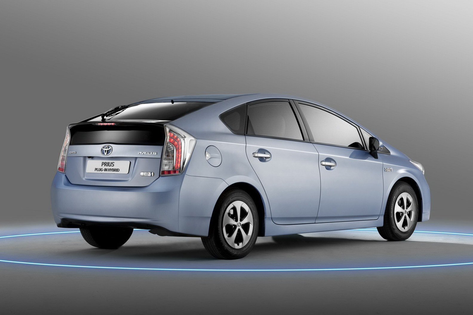 Toyota Prius Plug-in are un pret estimativ de 32.000 euro pe pietele din Europa