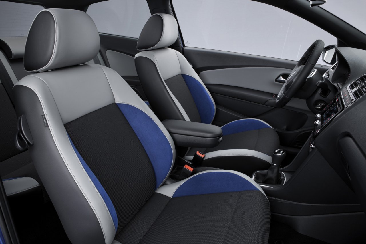 VW Polo BlueGT beneficiaza si de un nivel de echipare mai pretentios
