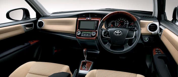 Noua Toyota Corolla japoneza mizeaza pe un stil conventional si in interior