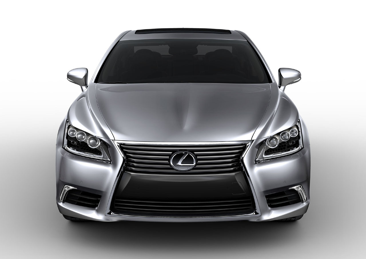 Lexus LS facelift aduce in prim plan calandrul in stil clepsidra
