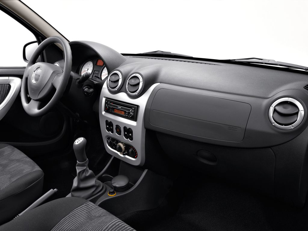 Dacia Logan facelift - interior de Sandero