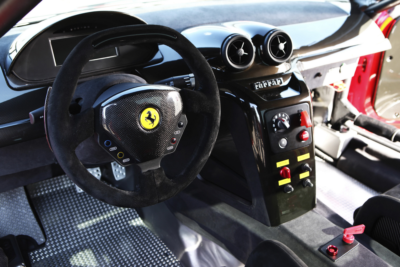 Cockpit hardcore pentru 599XX