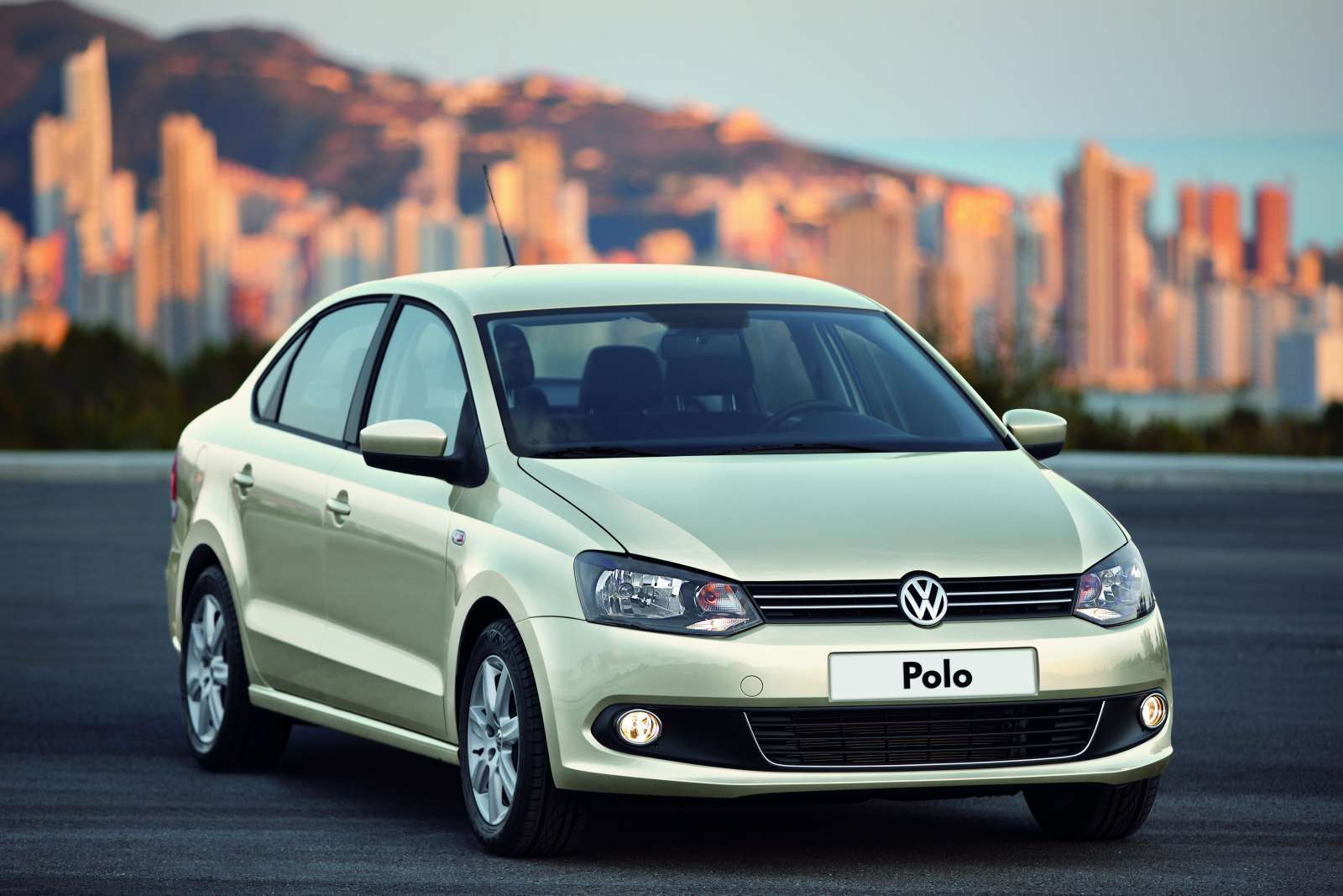 Noul Volkswagen Polo Sedan este special conceput pentru piata est-europeana