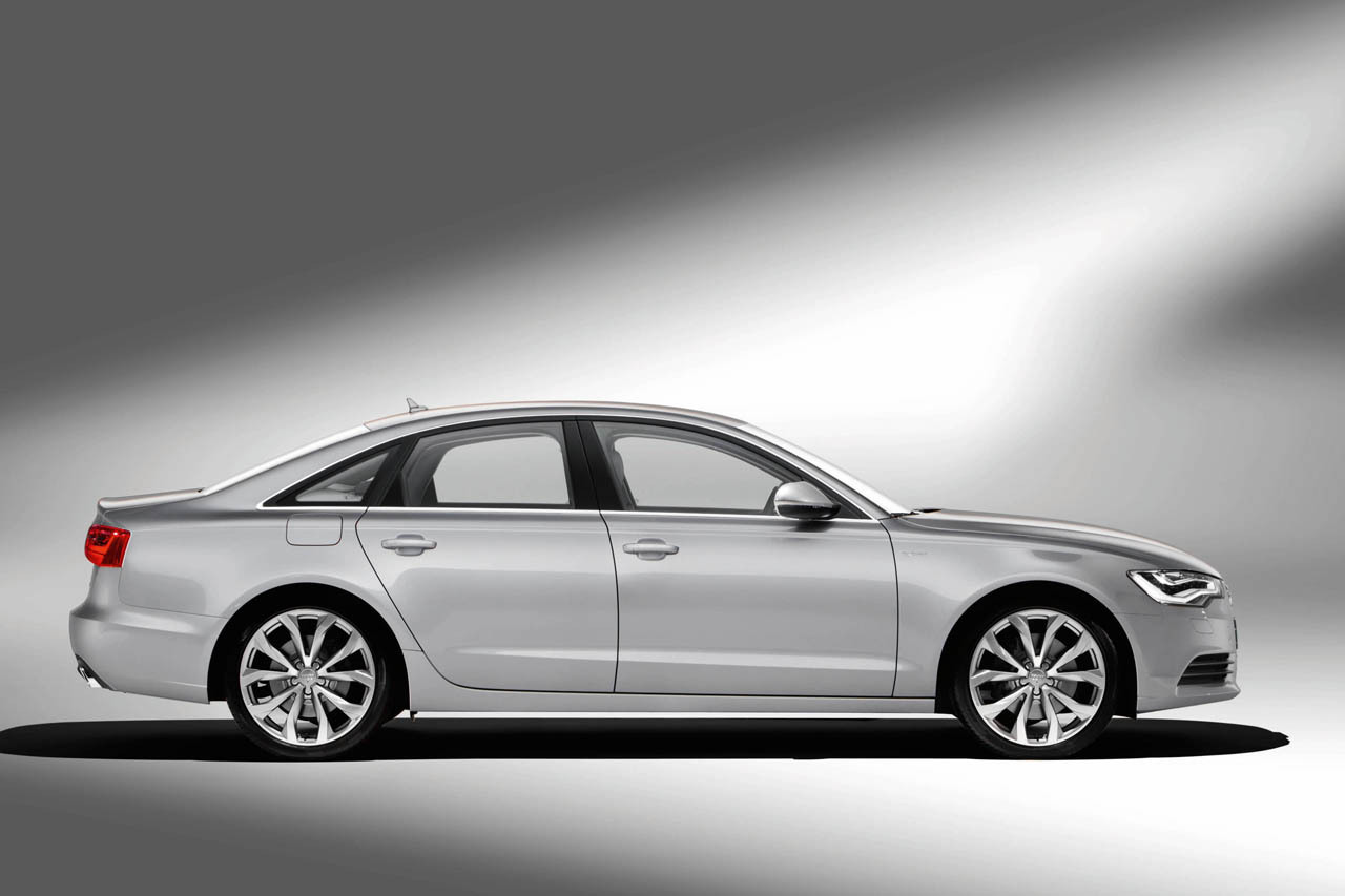 Noul Audi A6 are o lungime de 4,92 metri. Portbagajul se cifreaza la 530 de litri