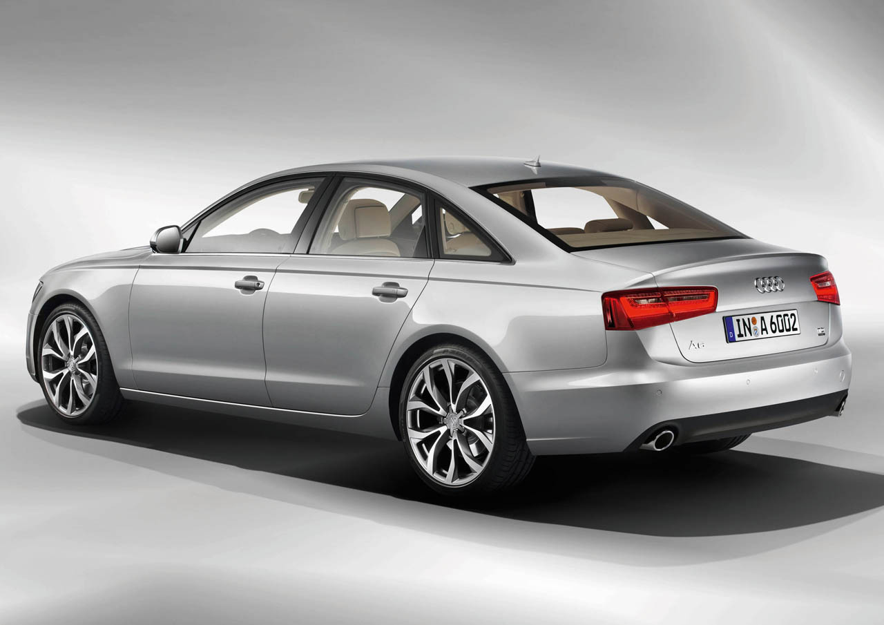 Spatele lui Audi A6 mizeaza pe simplitate. Per ansamblu, A6 arata foarte dinamic