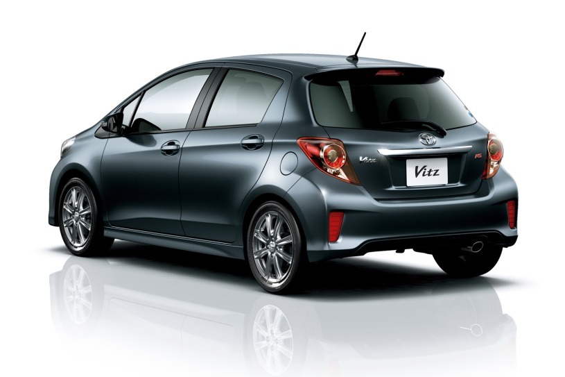 In Japonia, Toyota Vitz (Yaris) este oferita cu doua motoare pe benzina: 1,3 si 1,5 litri