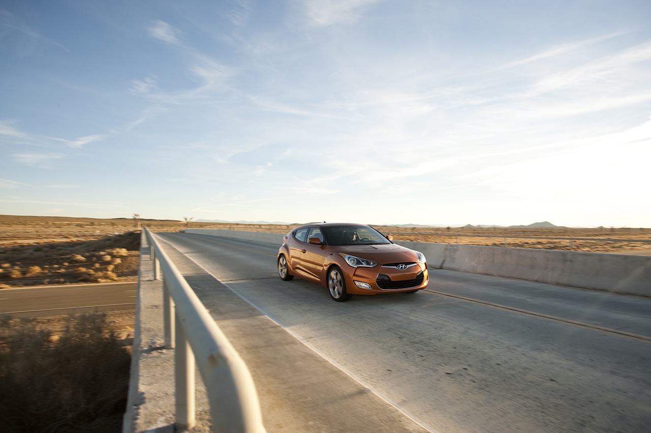Hyundai Veloster anunta un consum pe autostrada de 40 mpg (circa 5,8 litri/100 km(