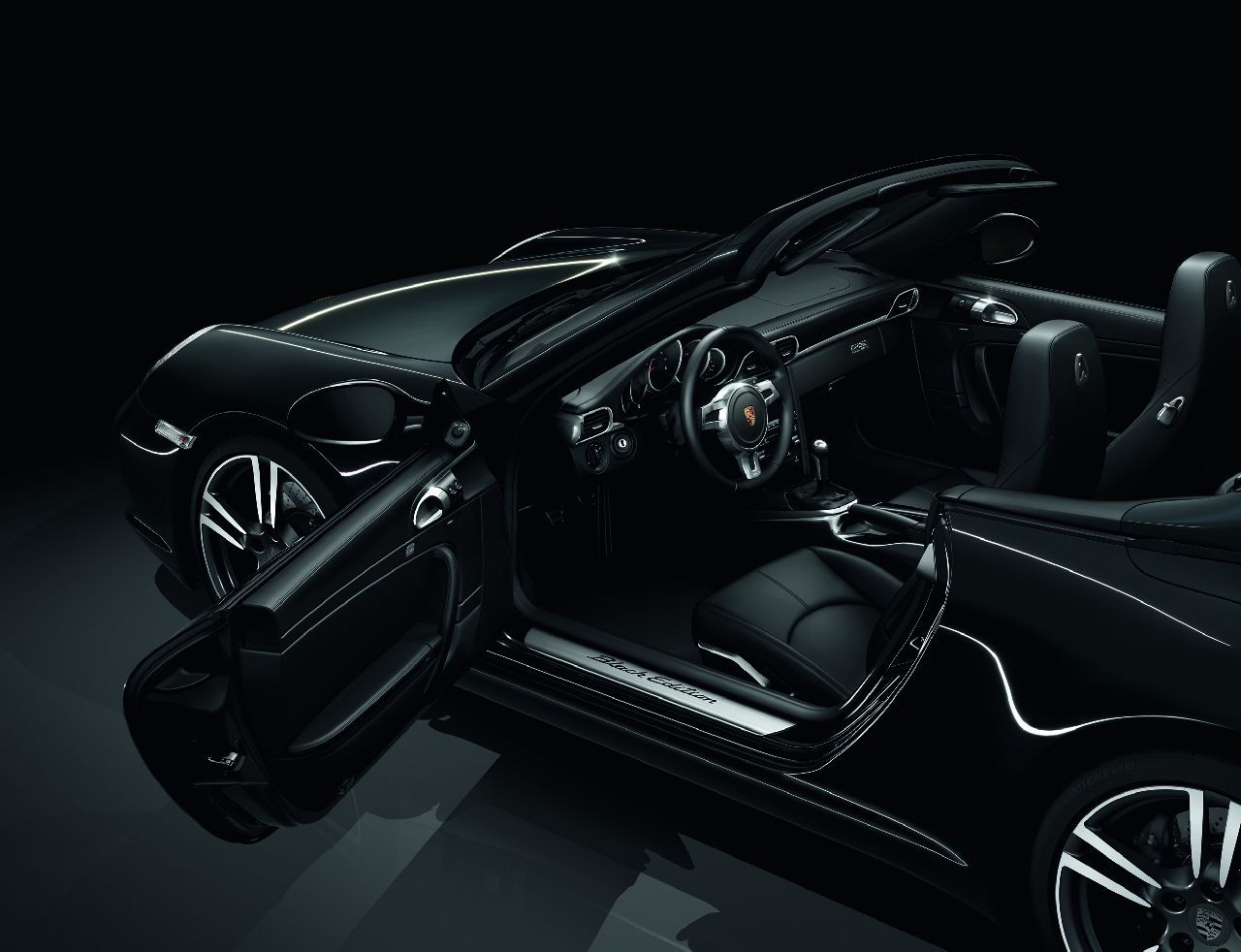 Interiorul lui Porsche 911 Black Edition va fi, bineinteles, negru, cu o dotare de top