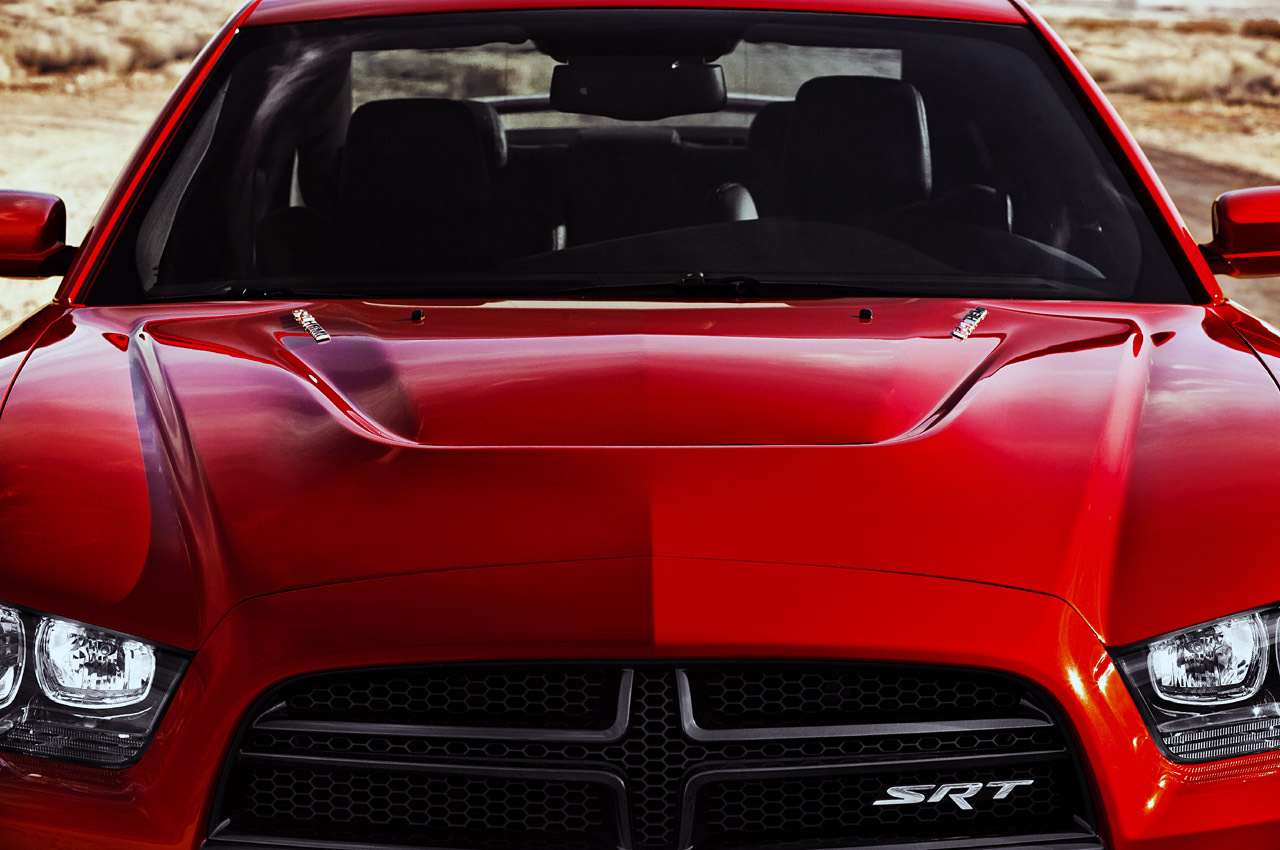 Dodge Charger SRT8 beneficiaza de suspensii adaptive, dar si de un sistem FuelSaver pentru motor