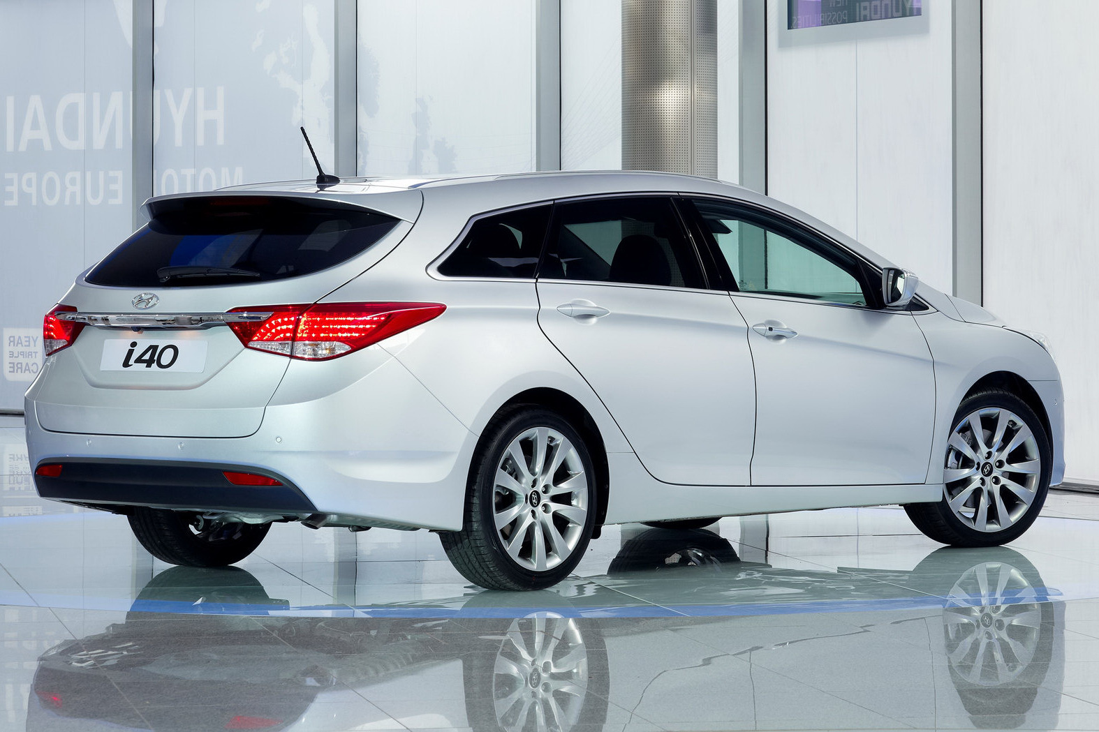 Hyundai i40 - primele poze oficiale cu noul model de clasa medie pentru Europa