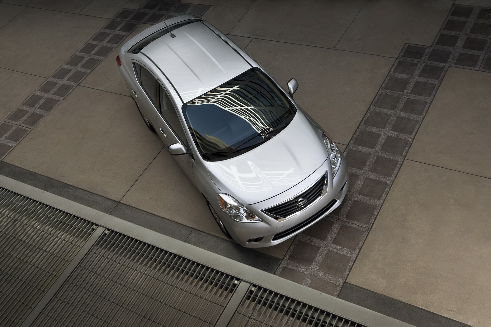 Nissan Versa CVT are un consum mediu de doar 7,1 litri/100 km