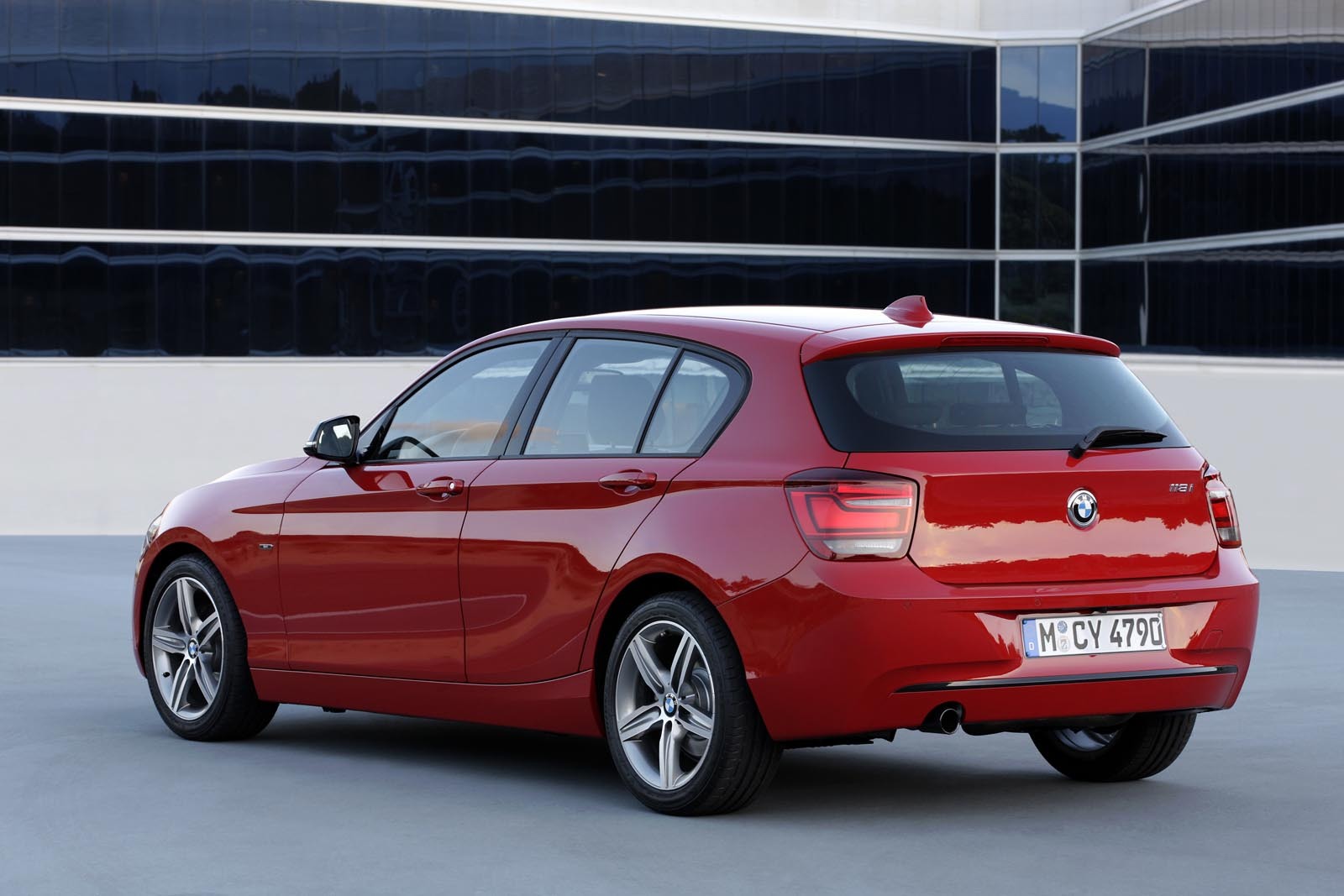 Noul BMW Seria 1 - alura dinamica si detalii care ii confera mai multa maturitate