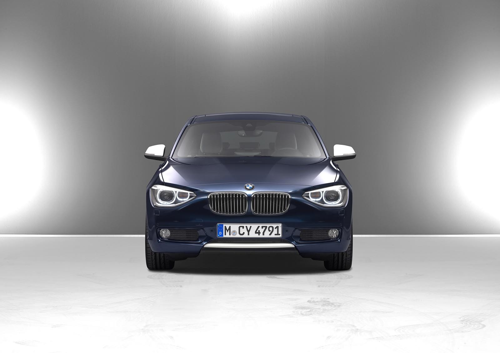 Noul BMW Seria 1 - design proaspăt, tehnologie turbo şi dotări de top