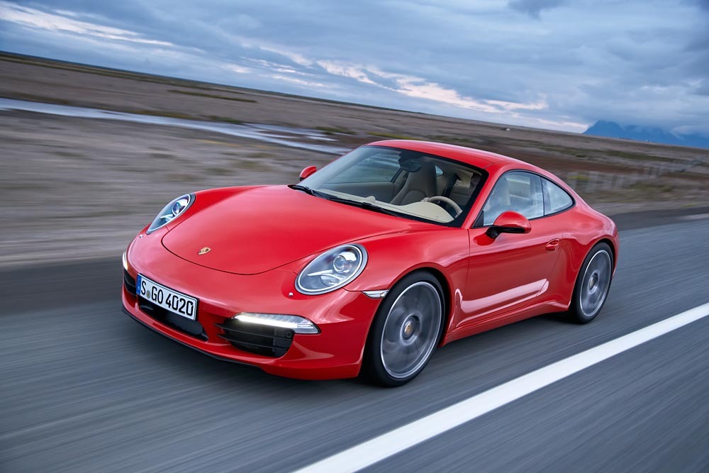 Porsche 911 Carrera: 350 CP, 0-100 km/h in 4,6 secunde si 8,2 litri/100 km