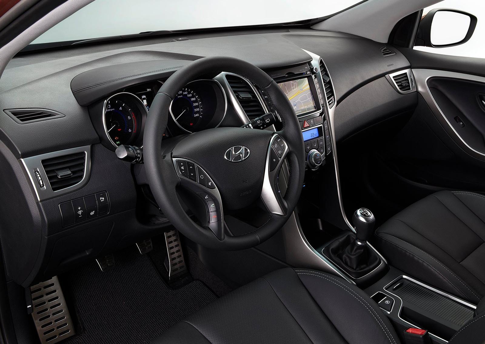 Interiorul lui Hyundai i30 promite un salt mare al nivelului calitatii