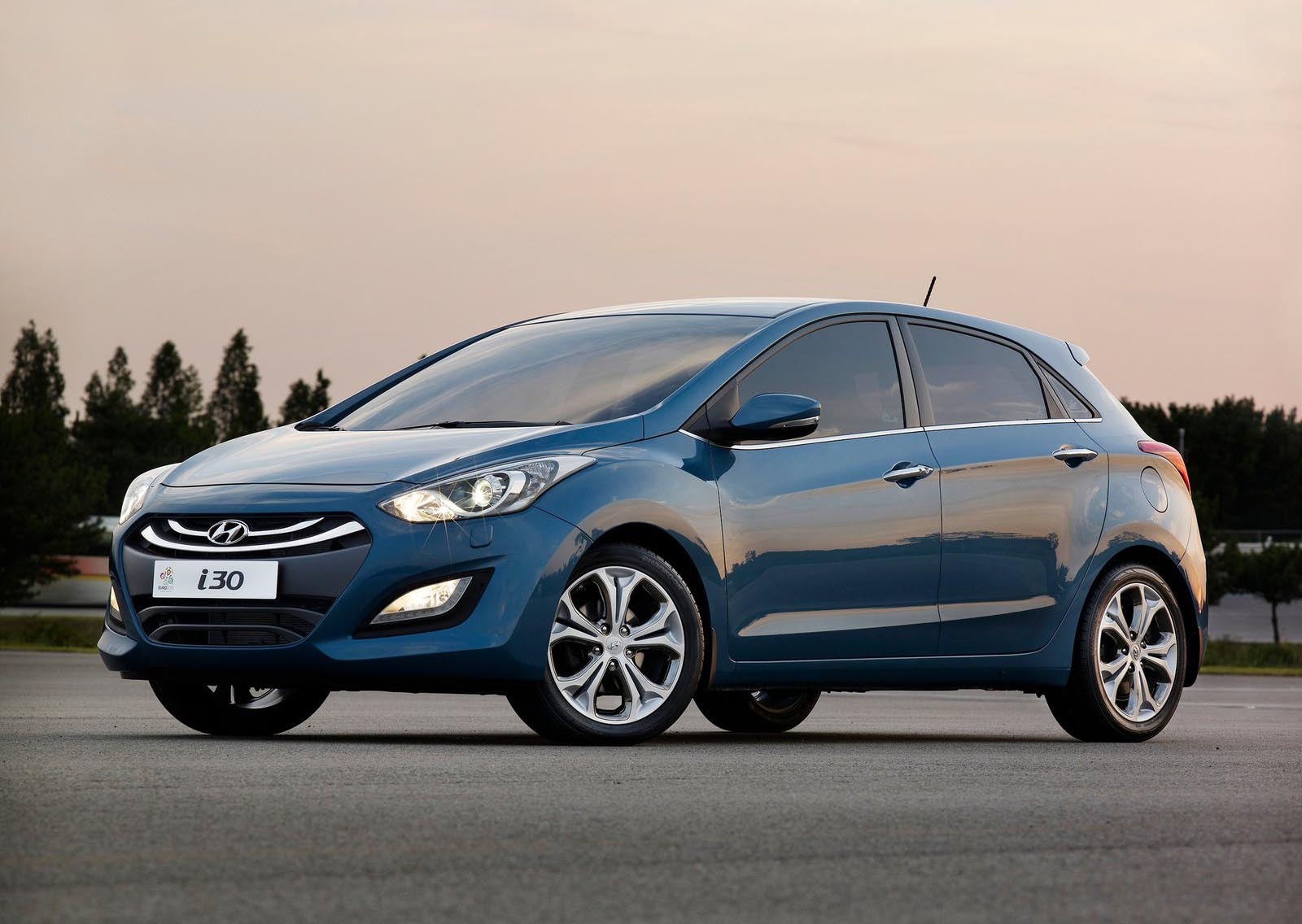 Noul Hyundai i30 are un stil fluid si promite sa se evidentieze clar in clasa compacta