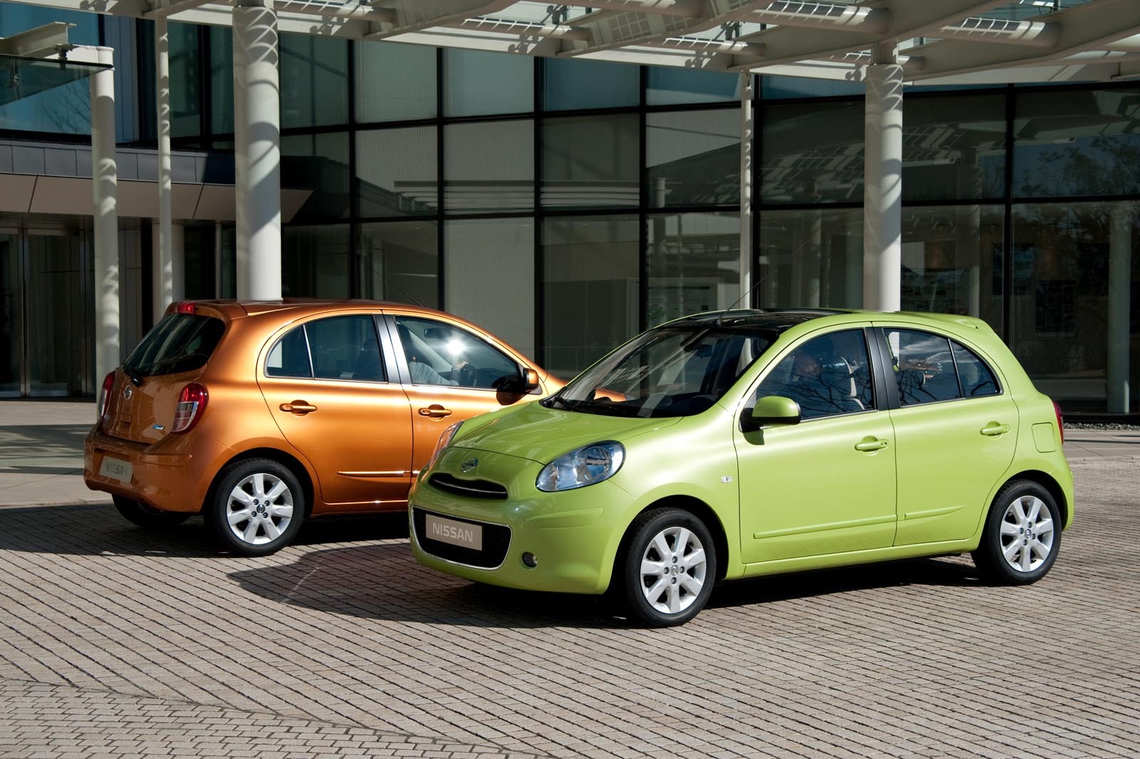 Nissan Micra are un pret de baza in Romania de 7.800 euro, cu TVA si 3 prime de casare