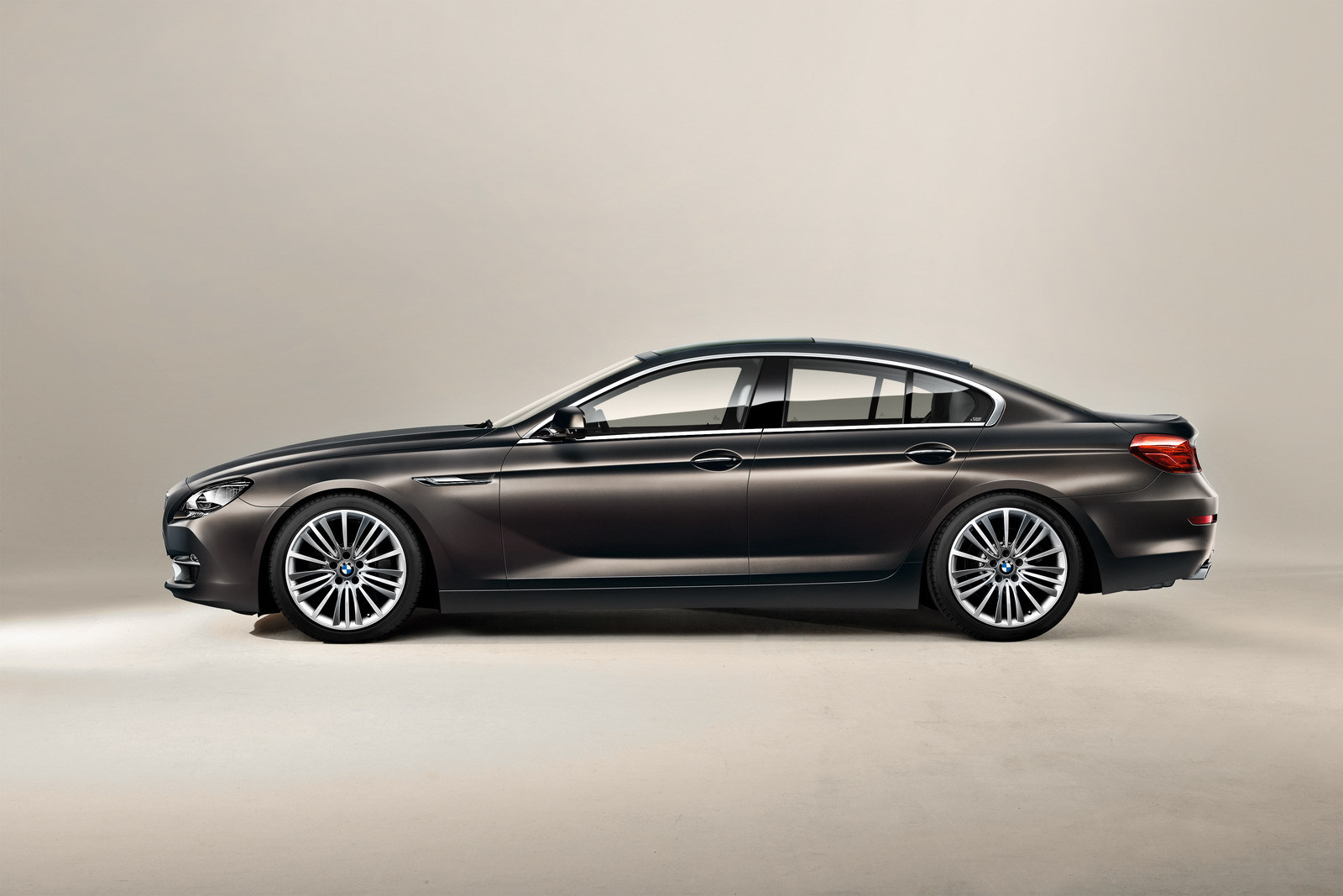 BMW Seria 6 Gran Coupe are lungimea si ampatamentul mai mari cu 11,3 cm decat Seria 6 Coupe