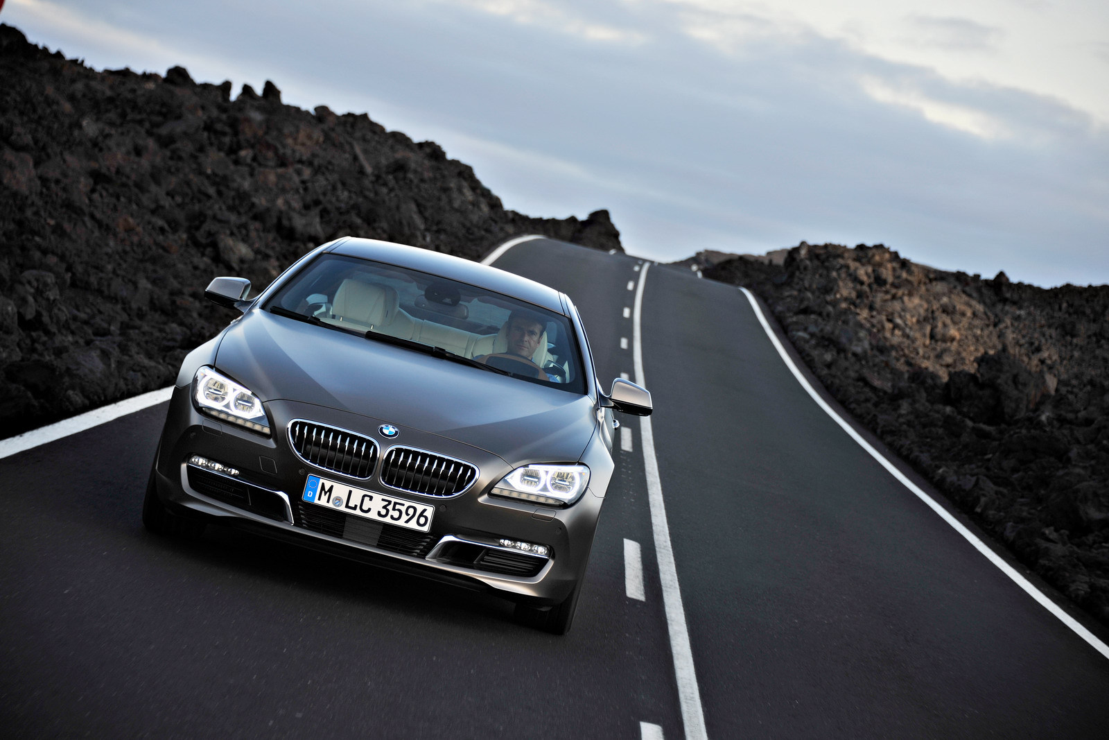 Pentru inceput, BMW Seria 6 Gran Coupe are trei versiuni: 640i, 650i si 640d, dar si o varianta 650i xDrive