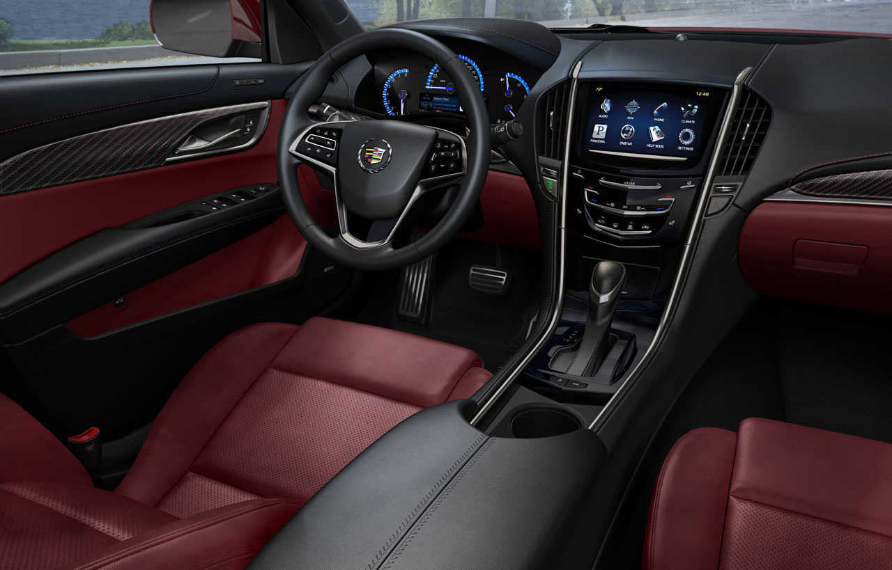 Interiorul lui Cadillac ATS mizeaza pe sportivitate si lux