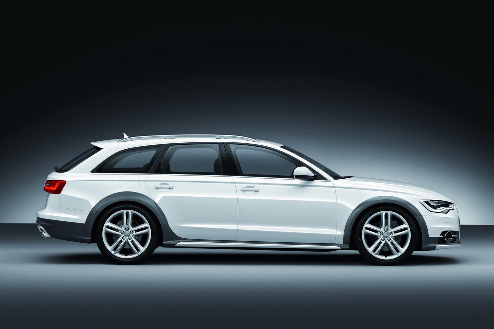 Audi A6 Allroad beneficiaza de trei versiuni diesel si una pe benzina