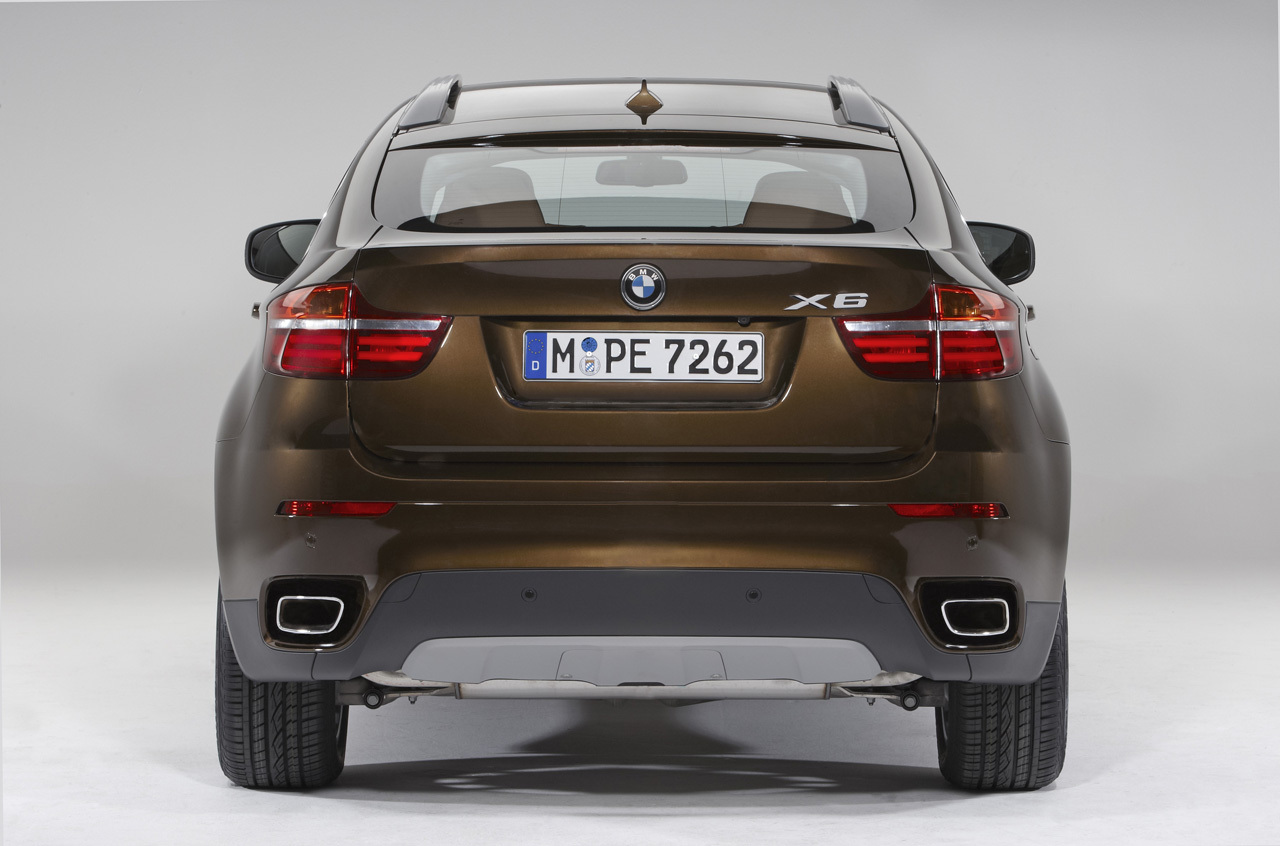 Pentru BMW X6 facelift ramane disponibila optiunea M Performance Package