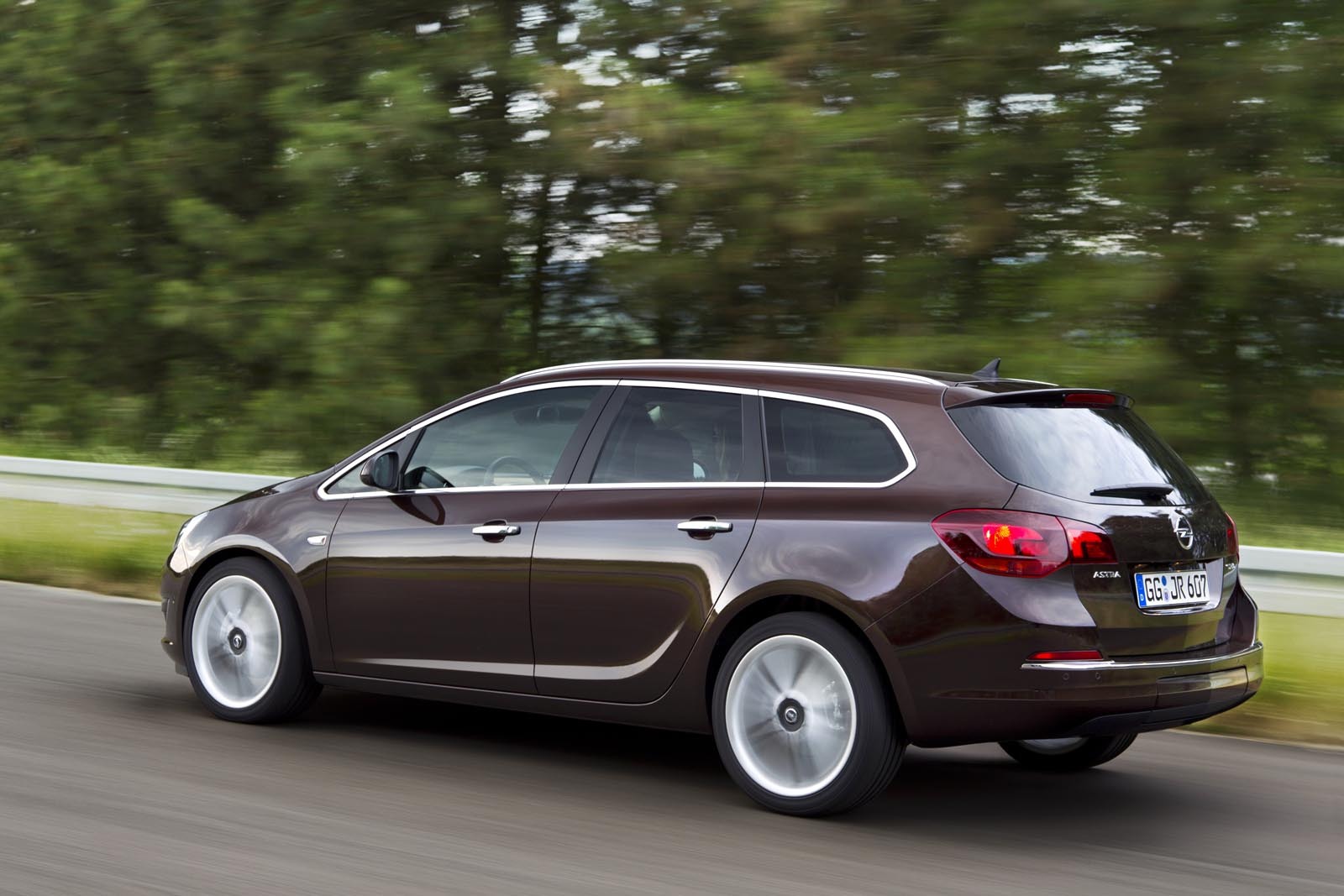 Cea mai economa versiune Opel Astra 2012 este 1.7 CDTi ecoFLEX: 3,7 litri/100 km