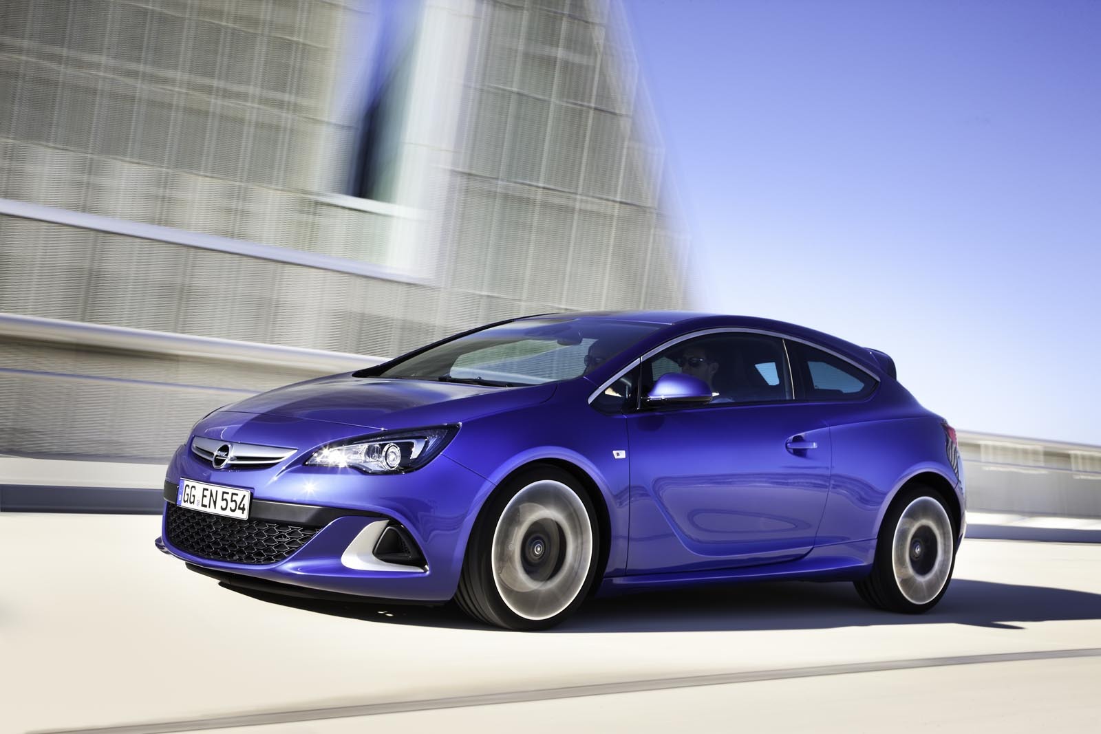 Pana acum au fost vandute 641.000 de modele din actuala generatie Opel Astra in Europa