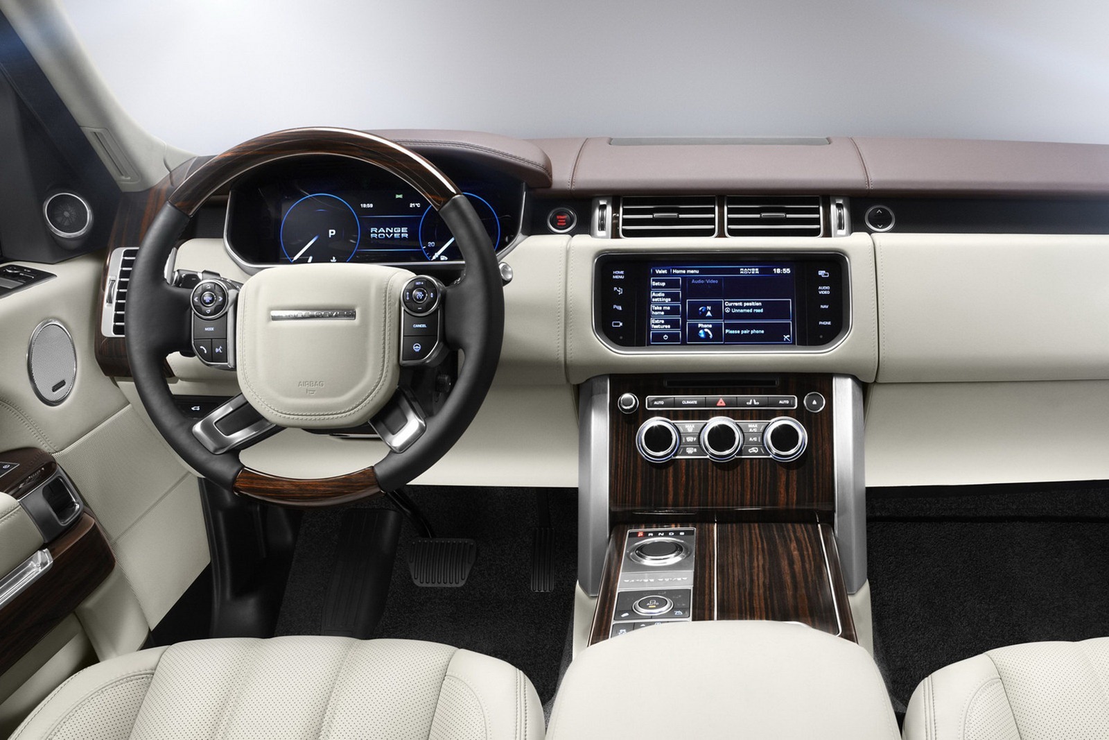 Interiorul noului Range Rover este clasic si simplist, dar si high-tech