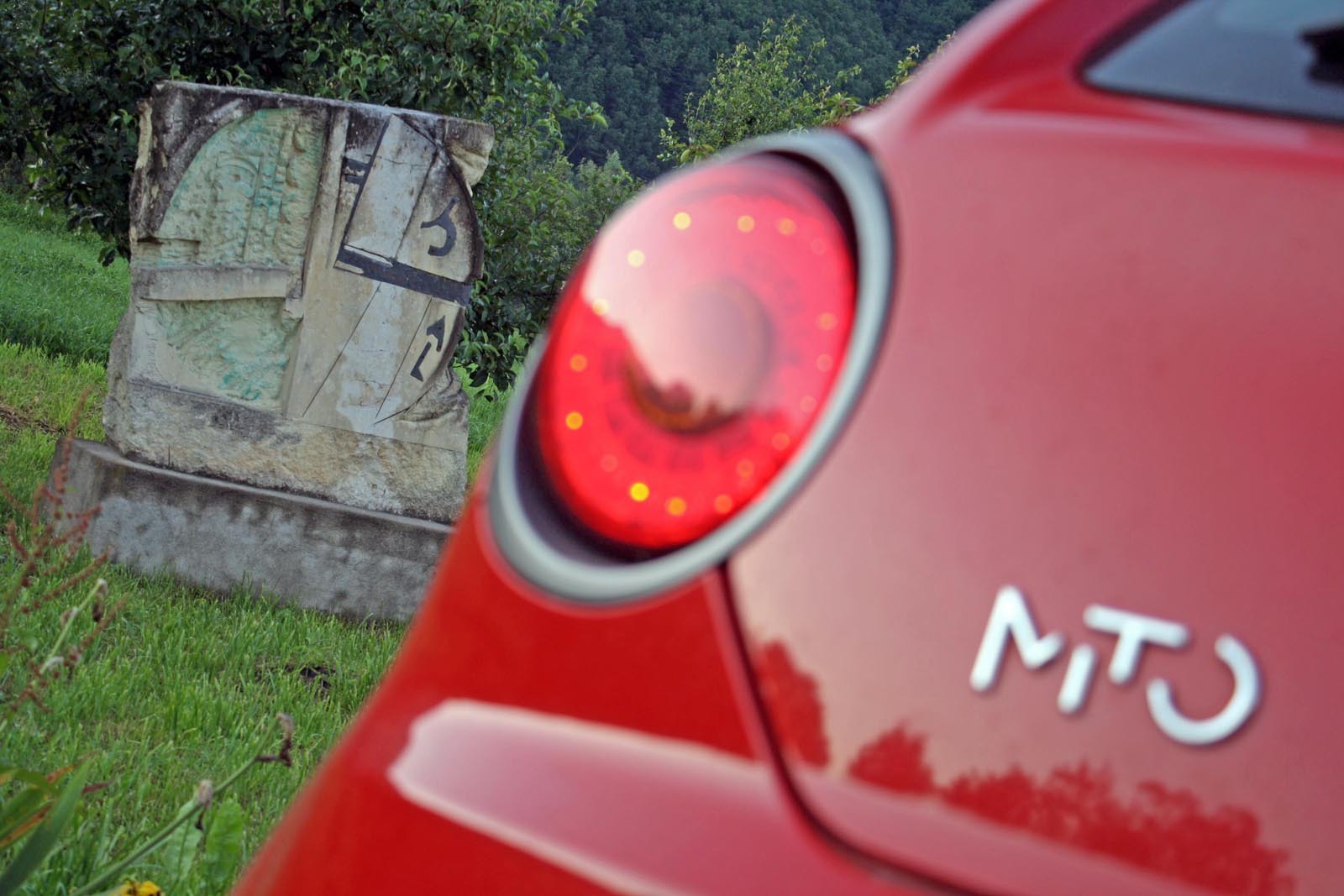 Cu Alfa Romeo MiTo vrei sa inveti mitologie. Cititi Legendele Olimpului si mai vorbim