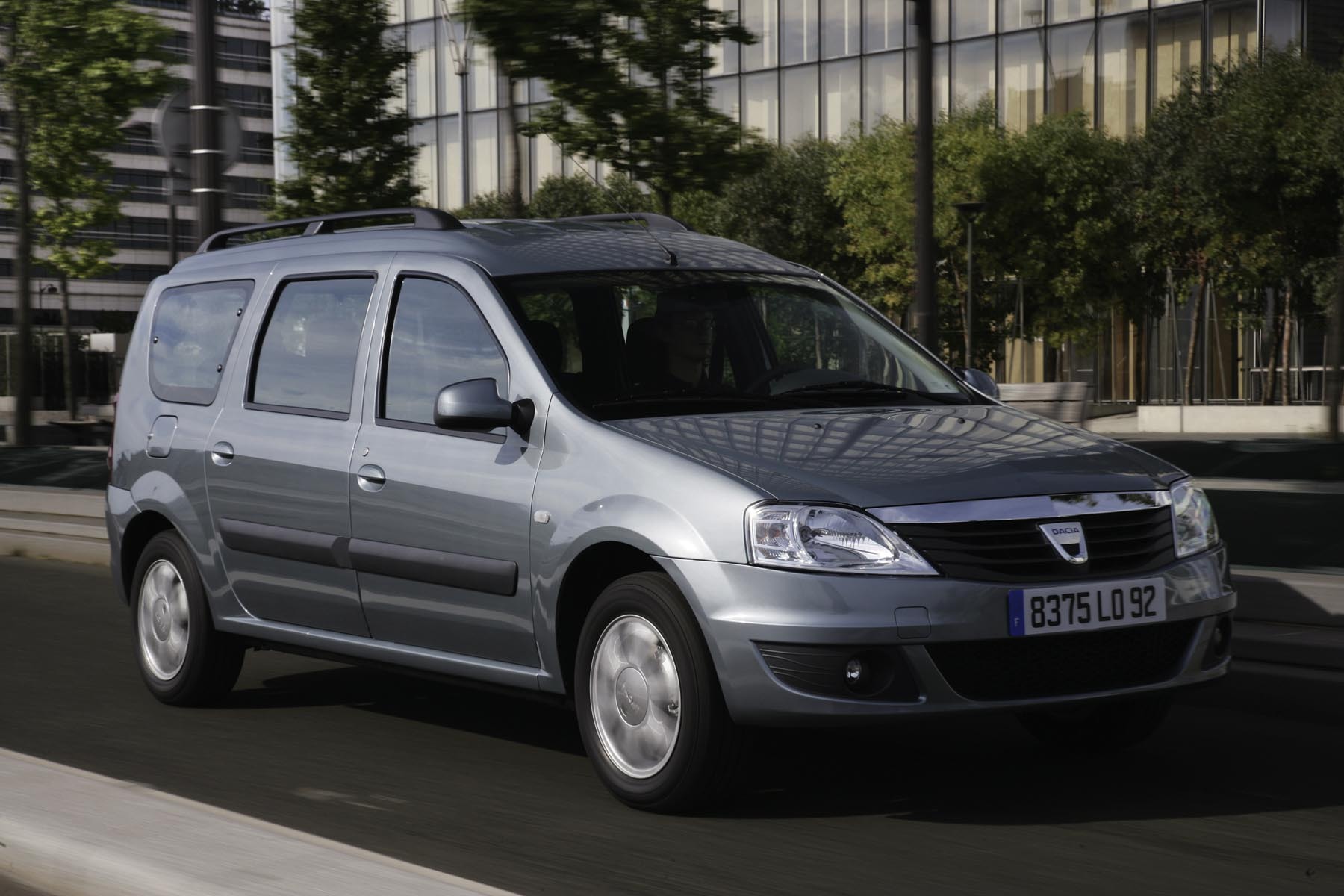 Dacia Logan MCV ramane cea mai ieftina masina cu 7 locuri, pornind de la 10.750 euro