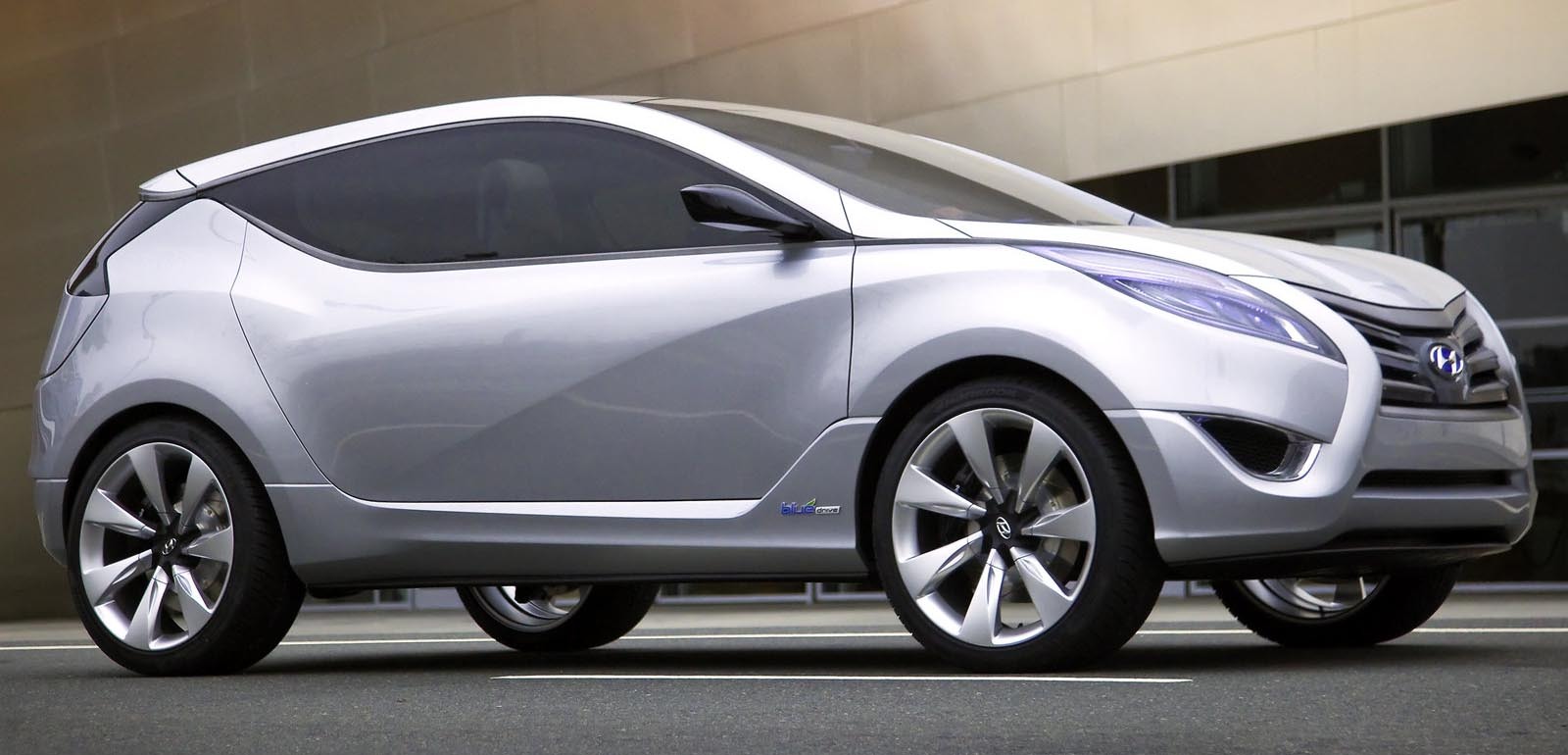 Conceptul Hyundai Nuvis ar putea fi un preview pentru un viitor monovolum compact-mediu