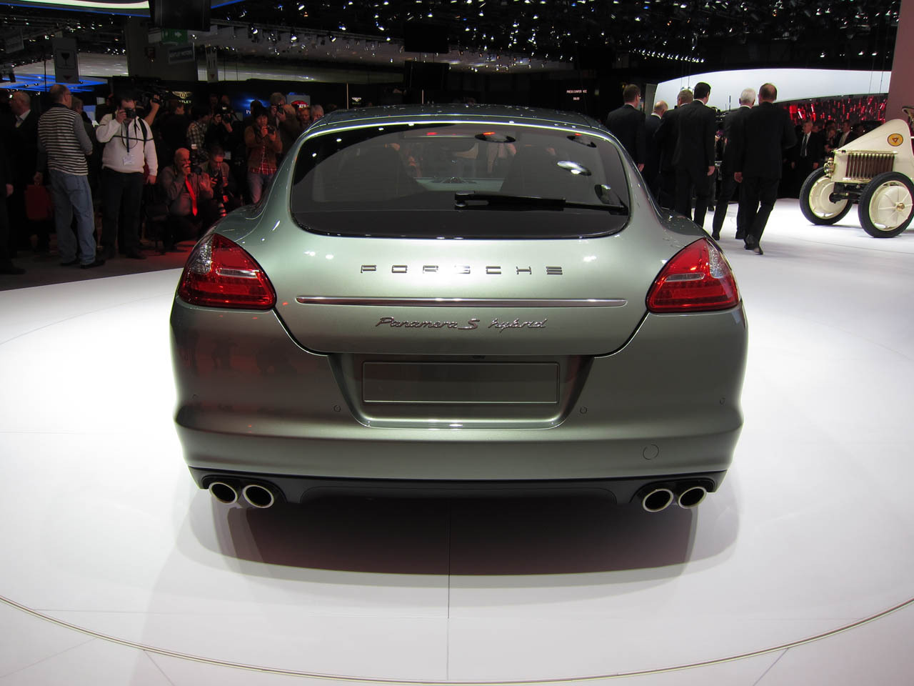 Porsche Panamera S Hybrid - emisii CO2 de 159 g/km