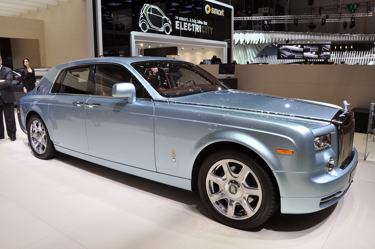 Rolls Royce 102EX - autonomie 200 km