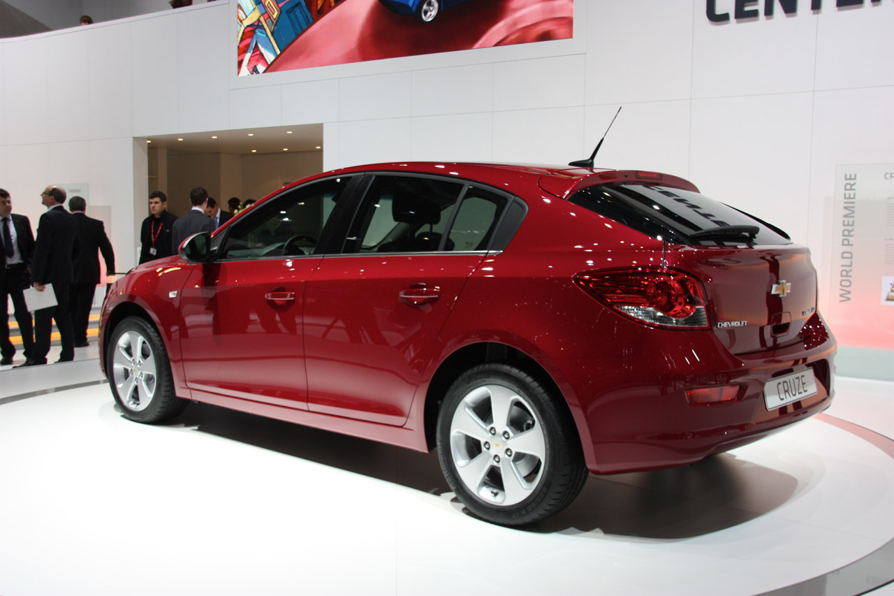 Chevrolet Cruze hatchback - versiune noua caroserie