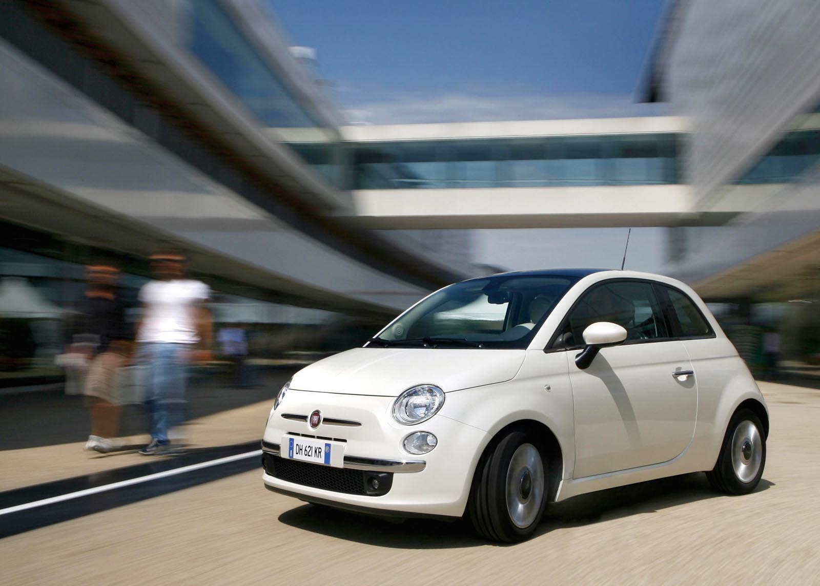 Fiat 500 1.2 Dualogic are cel mai mic consum de benzina: pretul de baza este de 12.746 euro