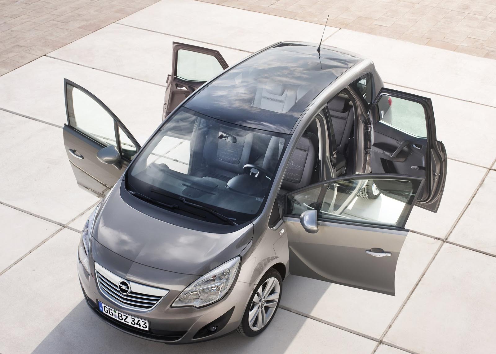 Opel Meriva este cel mai ieftin monovolum cu cutie automata: de la 17.920 euro