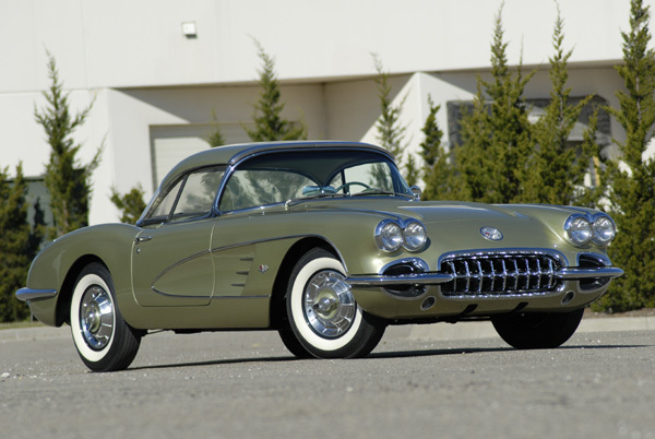 In 1958 se lanseaza versiunea dedicata femeilor Corvette Fancy Free