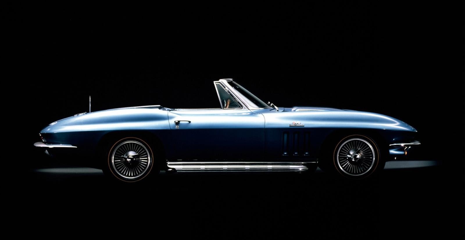 In 1965, Corvette C3 primeste un motor V8 de 427 cubic inch si 425 CP