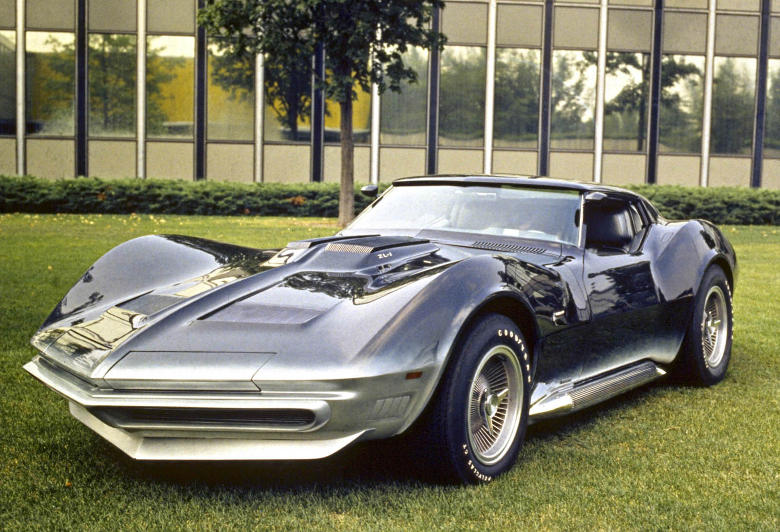 In 1969 a fost prezentat conceptul Manta Ray, o evolutie a lui Corvette Mako Shark II